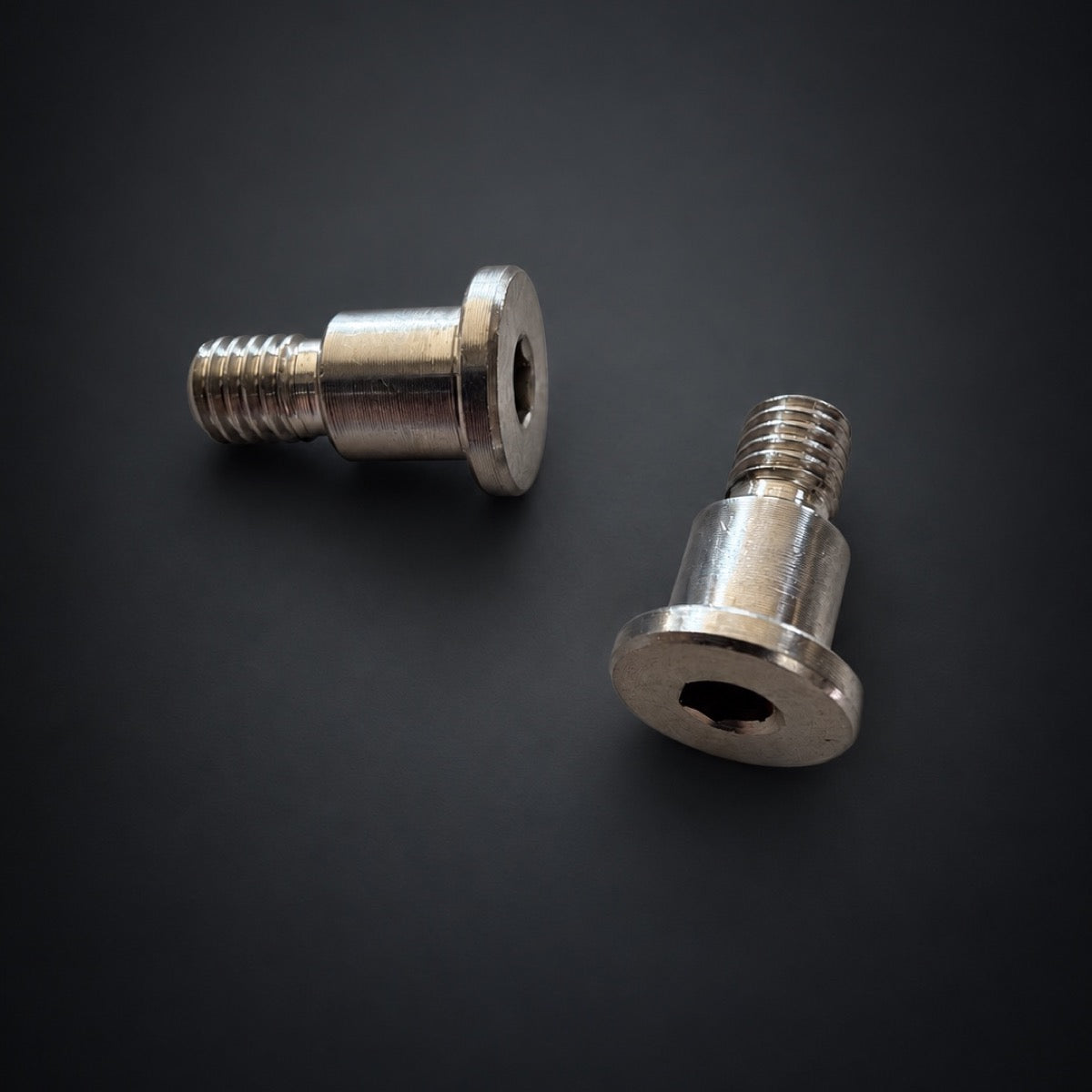 Idler axles, set of 2