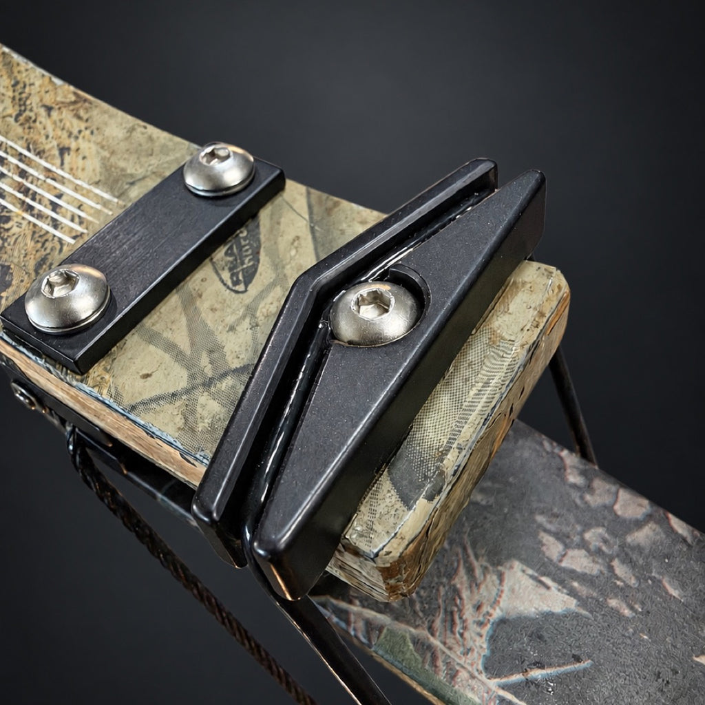Saddle set on an Oneida outboard limb